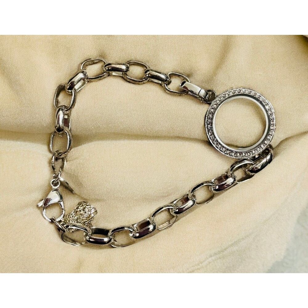 NEW Origami Owl O2 Silver Crystal Round locket Chain Bracelet